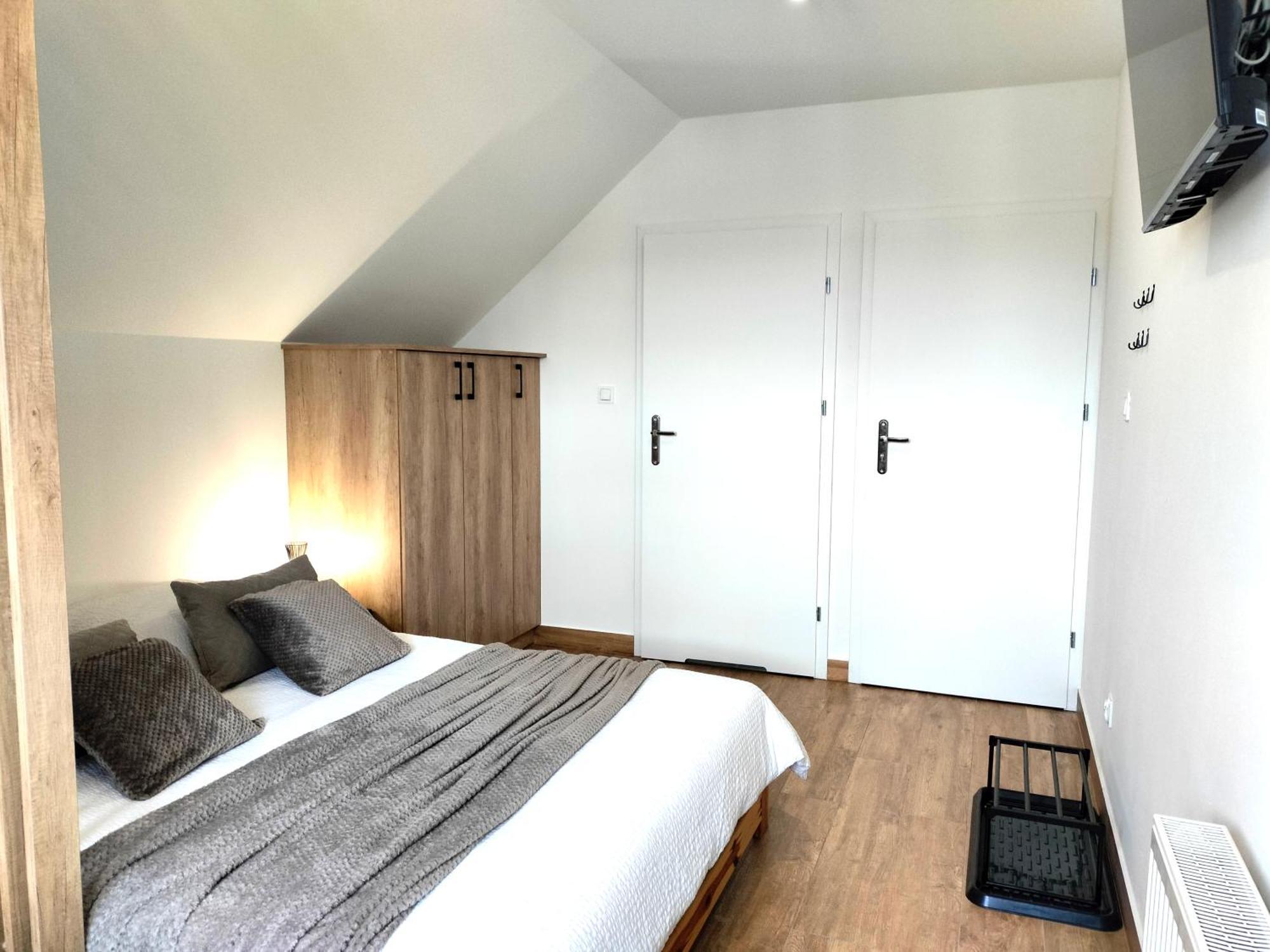 Agroturystyka Jodlowa - Rodzinne Apartamenty W Centrum Gor Swietokrzyskich - Sala Zabaw, Zwierzeta, Bilard Krajno-Zagorze Екстериор снимка