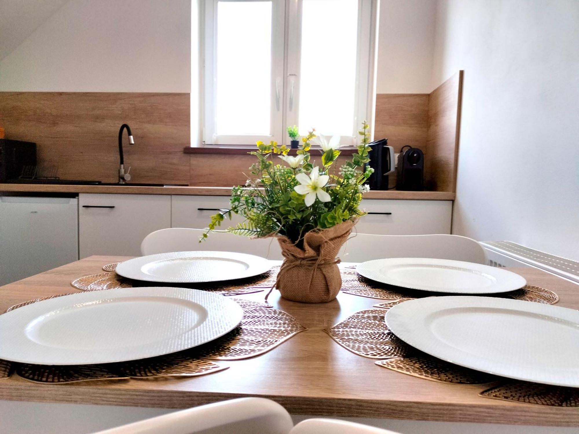 Agroturystyka Jodlowa - Rodzinne Apartamenty W Centrum Gor Swietokrzyskich - Sala Zabaw, Zwierzeta, Bilard Krajno-Zagorze Екстериор снимка